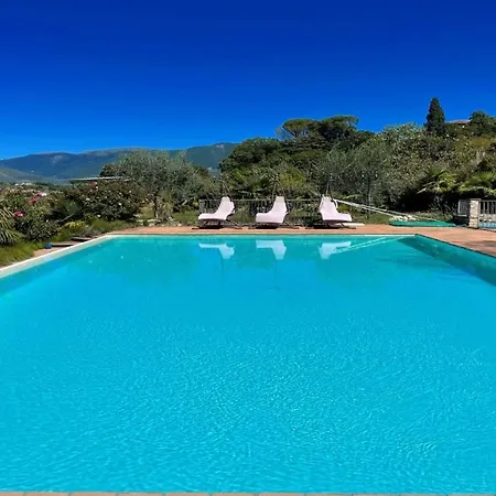 6 Gorgeous Apts, Each Sleeps 4, Set In Beautiful Grounds With Pool Jacuzzi *