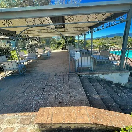 6 Gorgeous Apts, Each Sleeps 4, Set In Beautiful Grounds With Pool Jacuzzi