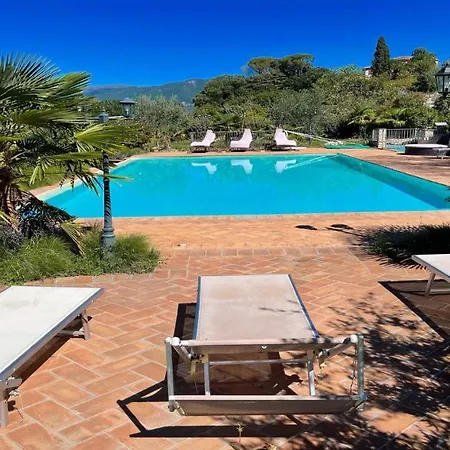 6 Gorgeous Apts, Each Sleeps 4, Set In Beautiful Grounds With Pool Jacuzzi *