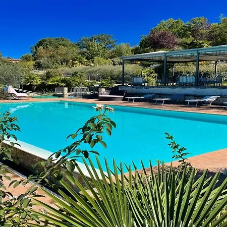 6 Gorgeous Apts, Each Sleeps 4, Set In Beautiful Grounds With Pool Jacuzzi شقة Colle Umberto (Umbria)