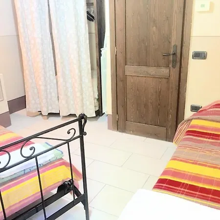 6 Gorgeous Apts, Each Sleeps 4, Set In Beautiful Grounds With Pool Jacuzzi Colle Umberto (Umbria)