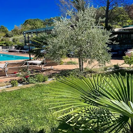 شقة 6 Gorgeous Apts, Each Sleeps 4, Set In Beautiful Grounds With Pool Jacuzzi Colle Umberto (Umbria)