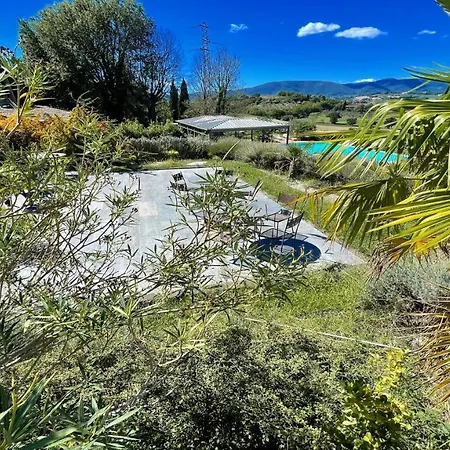 6 Gorgeous Apts, Each Sleeps 4, Set In Beautiful Grounds With Pool Jacuzzi Colle Umberto (Umbria)
