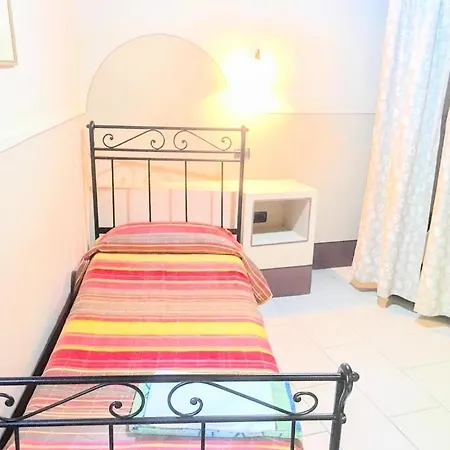 6 Gorgeous Apts, Each Sleeps 4, Set In Beautiful Grounds With Pool Jacuzzi Colle Umberto (Umbria)